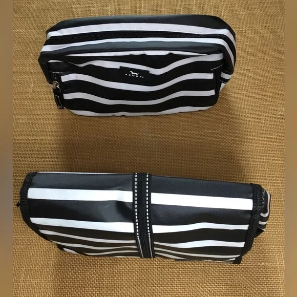 Scout 2-Piece Set 3-way Makeup Pouch And Burrito Hanging Toiletry Bag - B125 - Picture 3 of 10